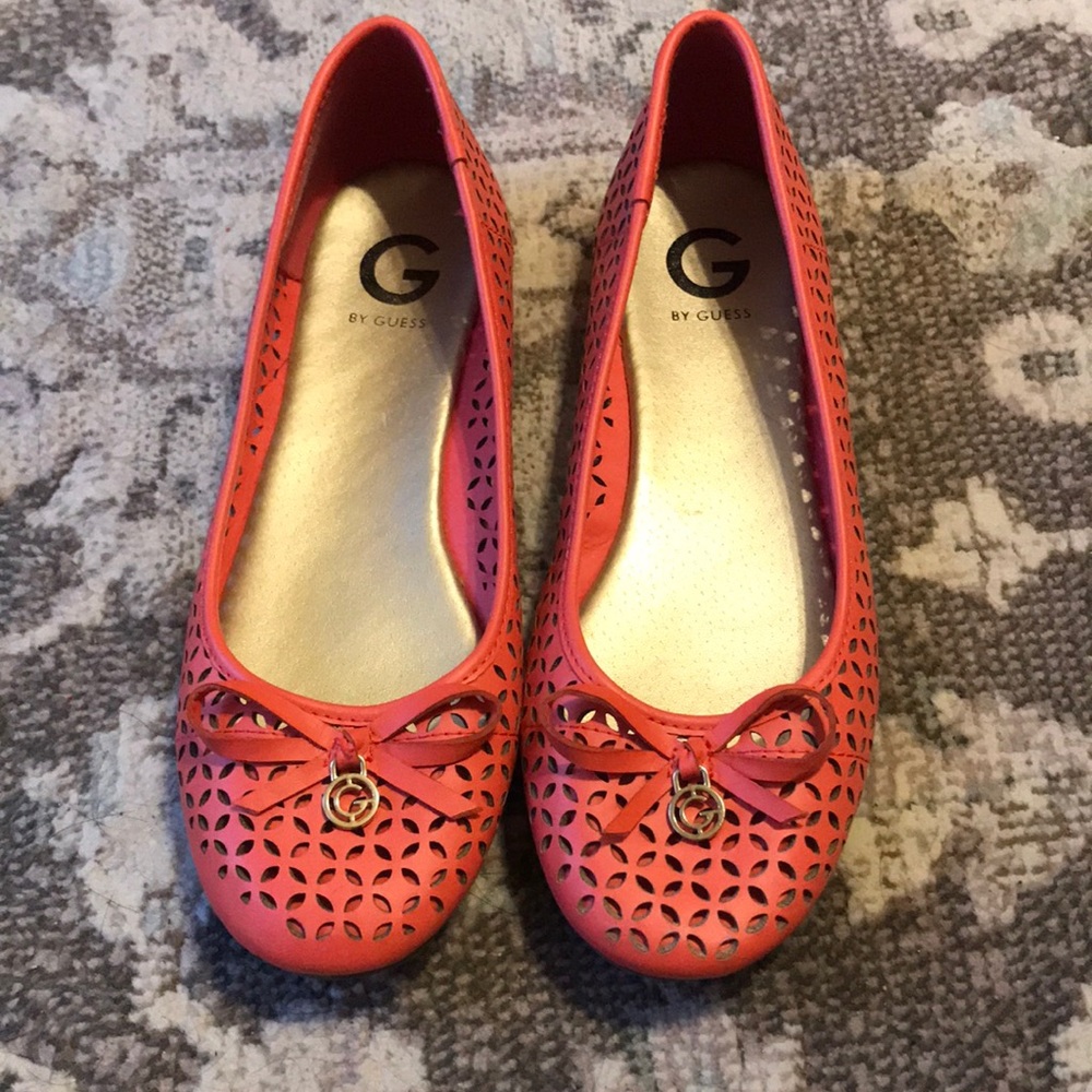 G by Guess flats